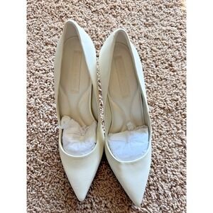 Charles & Keith Ivory Cream Classic Neutral Leather Heels Womens 38 US Womens 8